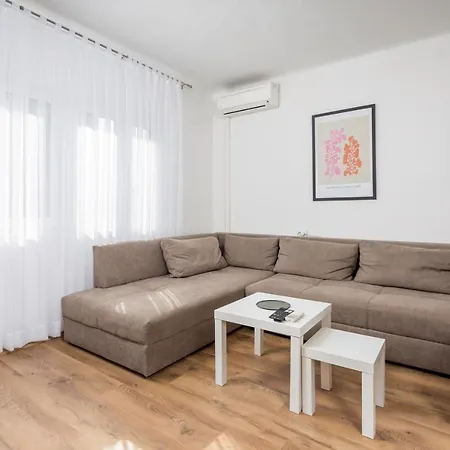 アパート Colapis リエカ