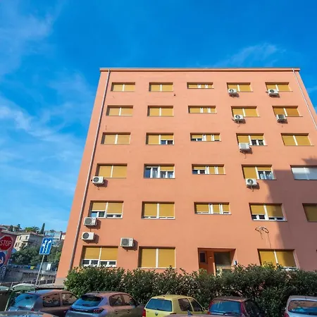 Apartman Colapis *