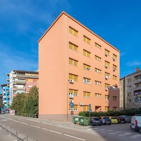 Colapis Apartment